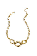 Necklace with round statement pieces