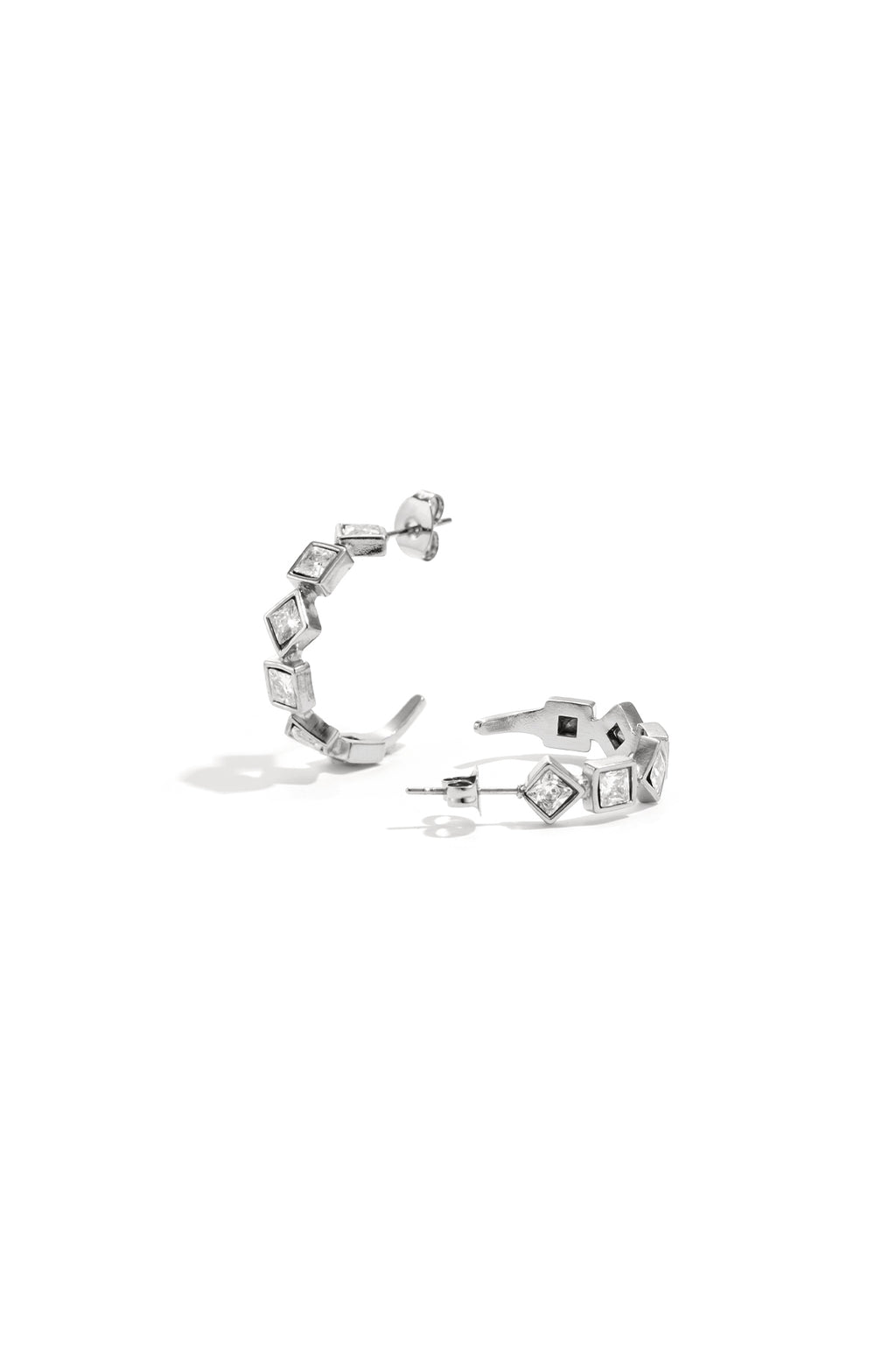 Earrings with alternating stones