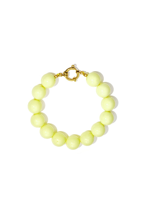 Bracelet with large beads and front closure