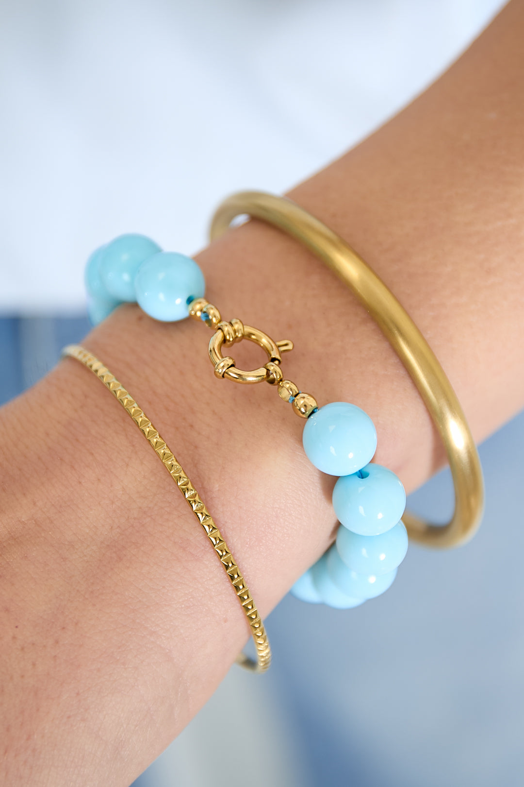 Bracelet with medium beads and front closure-12mm
