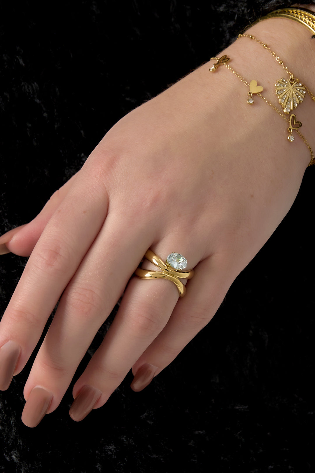 Ring roestvrij staal met edelstenen uit de Simple Daily Simple-serie voor dames.